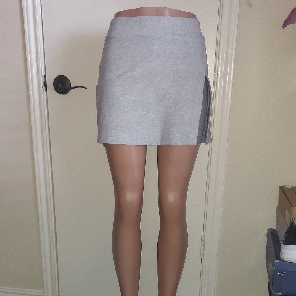 Outdoor Voices Gray Mini Skirt with Side Slit - Picture 2 of 10